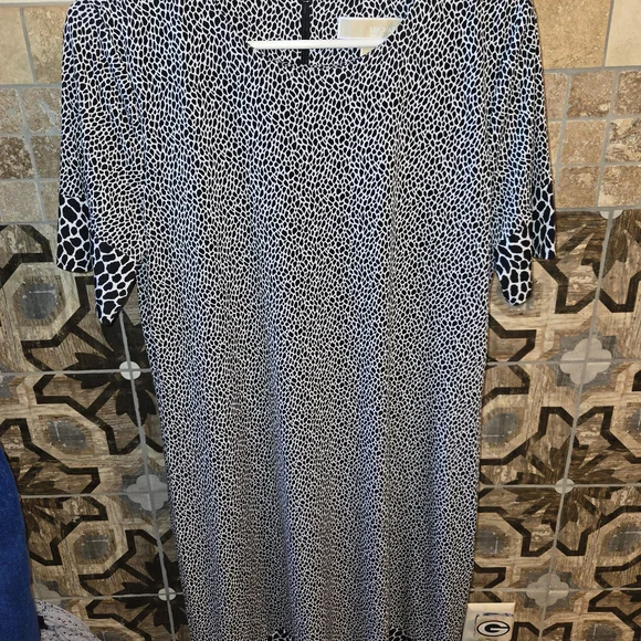 MICHAEL Michael Kors Black and White Patterned Midi Dress - Picture 2 of 3